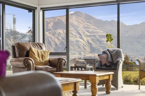 Photo of property in 21 Valley Crescent, Wanaka, 9305