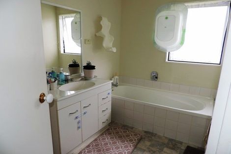 Photo of property in 21 Mahi Road, Te Kauwhata, 3710