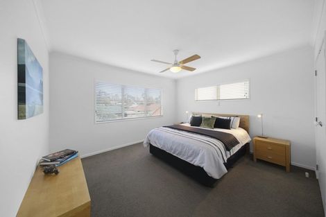 Photo of property in 2/17 Headcorn Place, Botany Downs, Auckland, 2010
