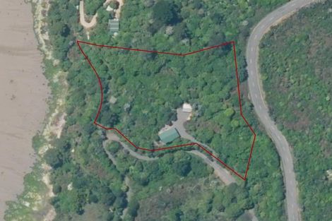 Photo of property in 215 Queen Charlotte Drive, Havelock, Picton, 7281