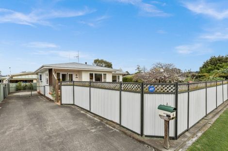 Photo of property in 6 Balmoral Street, Taradale, Napier, 4112