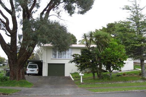 Photo of property in 1 Brixham Place, Merrilands, New Plymouth, 4312