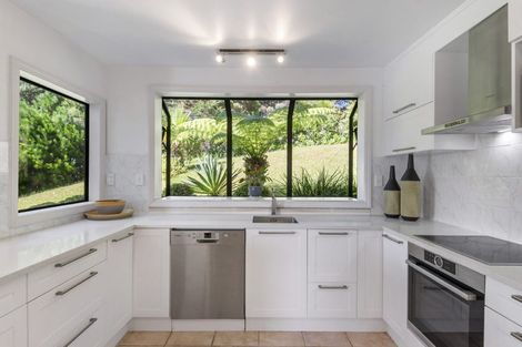 Photo of property in 11 Houhere Close, Albany, Auckland, 0632