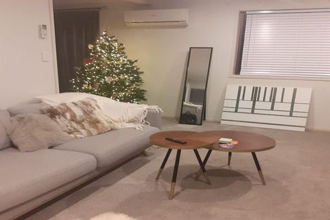 Photo of property in 36 Deverell Place, Northcross, Auckland, 0632