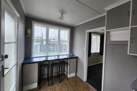 Photo of property in 2/6 Moeraki Road, Maoribank, Upper Hutt, 5018