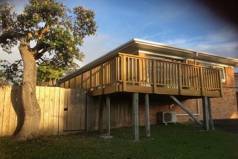 Photo of property in 2/13 Dakota Avenue, Beach Haven, Auckland, 0626