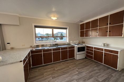 Photo of property in 2 Park Lane, Waitara, 4320