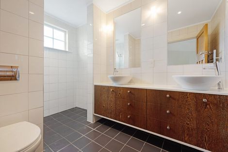 Photo of property in 16 Burnell Avenue, Thorndon, Wellington, 6011