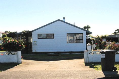 Photo of property in 34 Kiharoa Street, Otaki Beach, Otaki, 5512