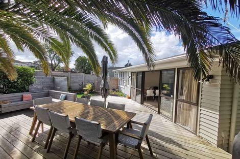 Photo of property in 24 Line Road, Glen Innes, Auckland, 1072