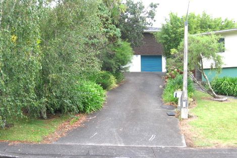 Photo of property in 9 Dallow Place, Henderson, Auckland, 0612