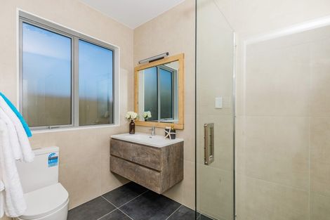 Photo of property in 8 Moemoea Avenue, Kumeu, 0810