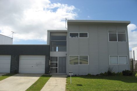 Photo of property in 30 Templeton Place, Clendon Park, Auckland, 2103