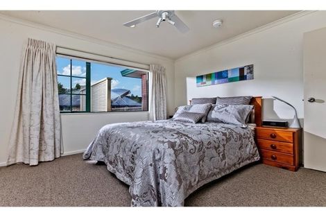 Photo of property in 2/11 Roanoke Way, Albany, Auckland, 0632