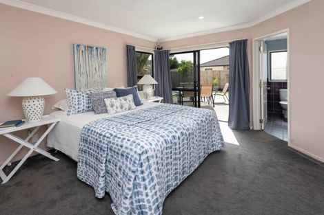 Photo of property in 6 Kilbaha Close, East Tamaki, Auckland, 2013