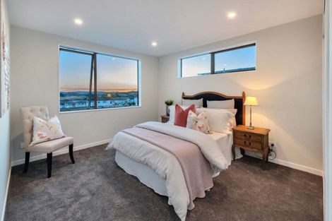 Photo of property in 5 Manawanui Way, Orewa, 0931