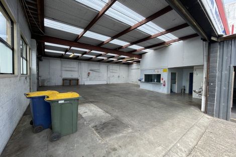 Photo of property in 1/17 View Road, Glenfield, Auckland, 0627