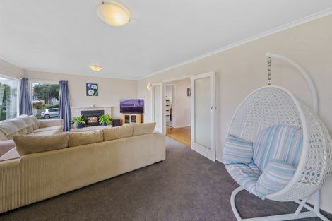 Photo of property in 18 Saint Edmund Crescent, Tawa, Wellington, 5028
