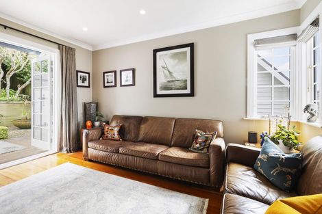 Photo of property in 30 Anne Street, Wadestown, Wellington, 6012