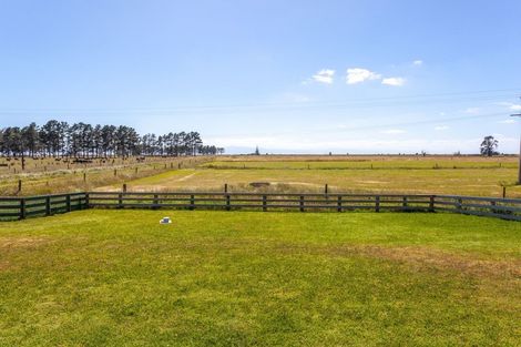 Photo of property in 589 East Coast Road, Browns Bay, Auckland, 0632