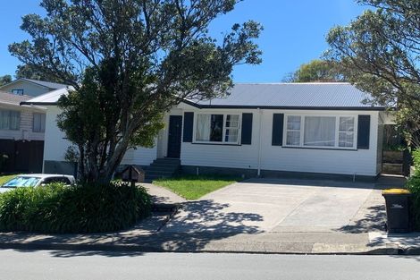 Photo of property in 66 Stewart Drive, Newlands, Wellington, 6037