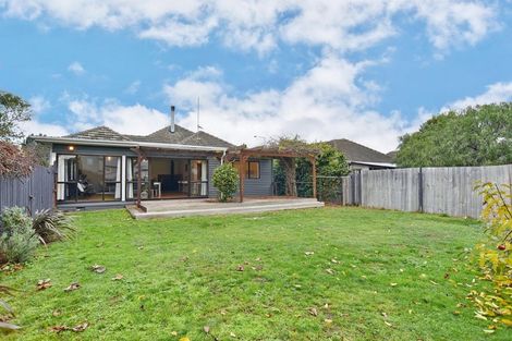 Photo of property in 247 Wainoni Road, Avondale, Christchurch, 8061