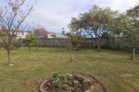 Photo of property in 27 Holland Crescent, Bulls, 4818