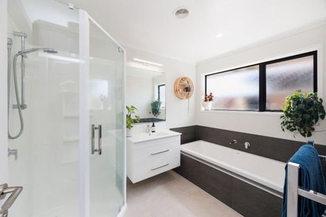 Photo of property in 2 Monarch Drive, Ashhurst, 4810