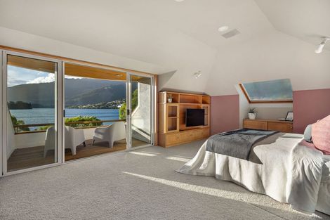 Photo of property in 45 Bay View Road, Kelvin Heights, Queenstown, 9300