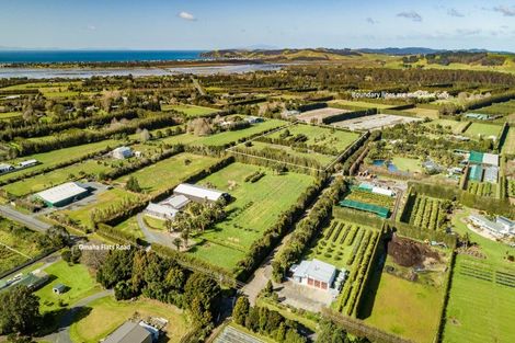 Photo of property in 102c Omaha Flats Road, Tawharanui Peninsula, Matakana, 0986