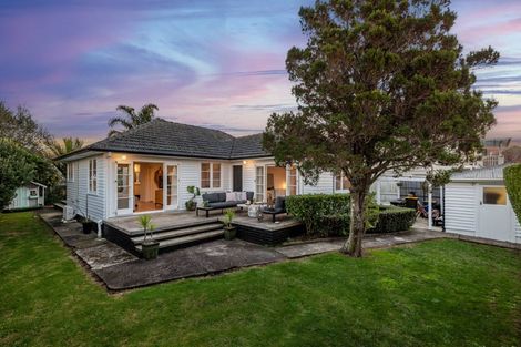 Photo of property in 422a Old Te Atatu Road, Te Atatu Peninsula, Auckland, 0610