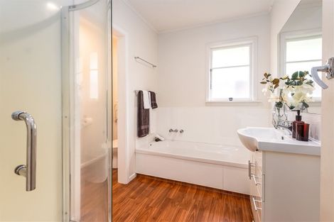 Photo of property in 23 Mappleton Avenue, Burnside, Christchurch, 8053