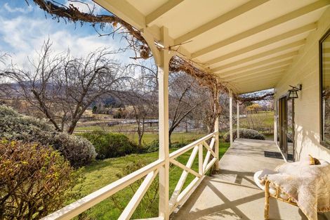 Photo of property in 35 Mountain View Road, Dalefield, Queenstown, 9371