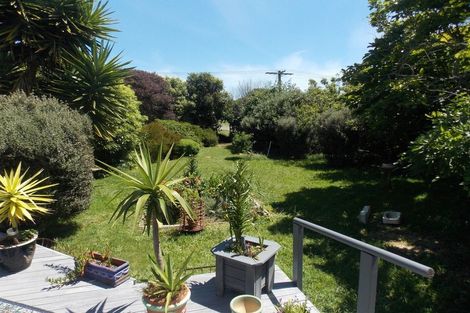 Photo of property in 13 Beach Street, Tangimoana, 4822