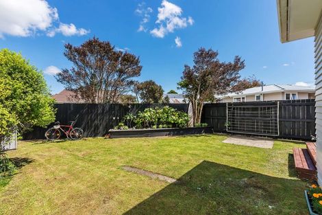 Photo of property in 2 Norton Park Avenue, Fairfield, Lower Hutt, 5011