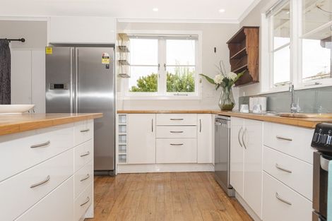 Photo of property in 13 Cochrane Street, Elgin, Gisborne, 4010