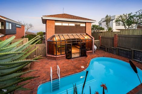 Photo of property in 1/65 Aberdeen Road, Castor Bay, Auckland, 0620