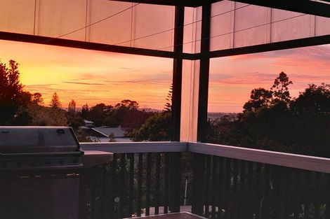 Photo of property in 3 Rehia Road, Massey, Auckland, 0614