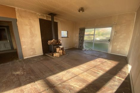 Photo of property in 81 Ngatai Street, Manaia, 4612