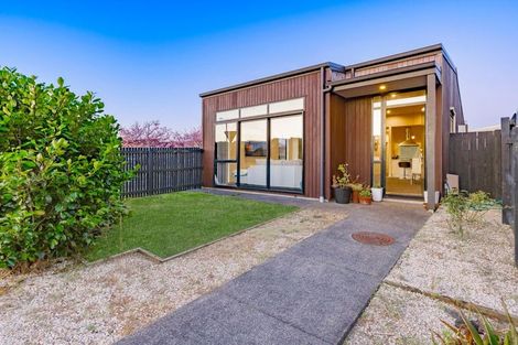 Photo of property in 7 Liberation Road, Papakura, 2110