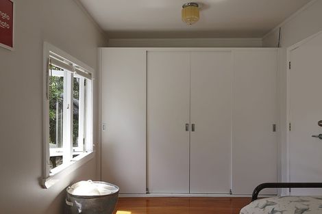 Photo of property in 72 Garden Road, Piha, New Lynn, 0772