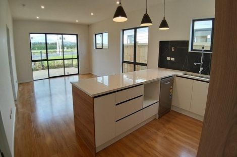 Photo of property in 13 Sapwood Crescent, Takanini, 2110