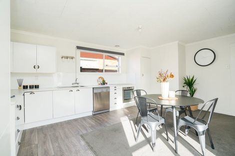 Photo of property in 27 Durham Street, Winton, 9720