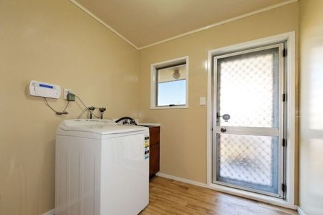 Photo of property in 67 Manhattan Heights, Glendene, Auckland, 0602