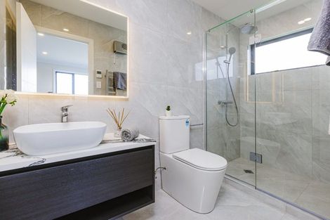 Photo of property in 2 Seagreen Avenue, Rosehill, 2113