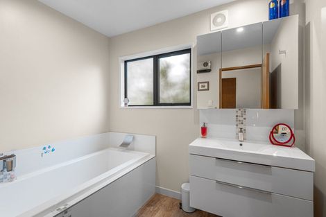 Photo of property in 24 Highland Place, Avonhead, Christchurch, 8042