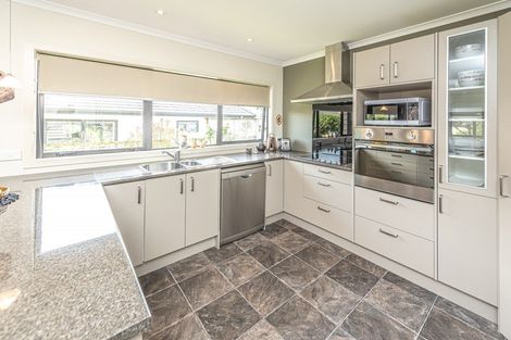 Photo of property in Caversham Park, 2/33 Caversham Road, Westmere, Whanganui, 4501