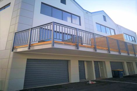 Photo of property in Krisley Court, 22/6 Ambrico Place, New Lynn, Auckland, 0600