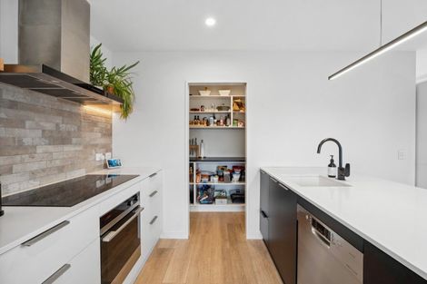 Photo of property in 2 Mcneil Crescent, Wanaka, 9305