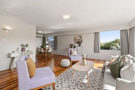 Photo of property in 6 Link Road, Newlands, Wellington, 6037